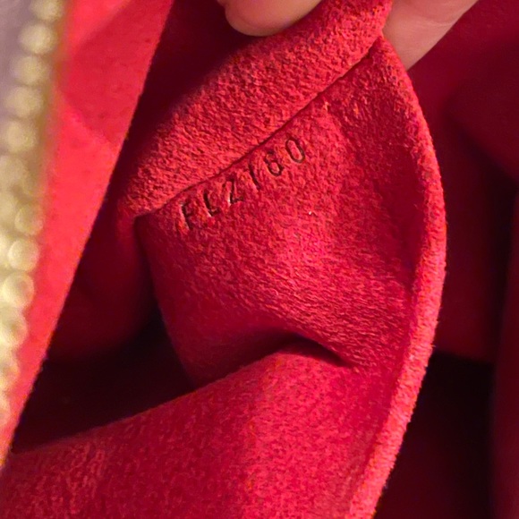 Louis Vuitton Trevi Damier PM - Picture 7 of 16